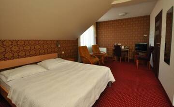Фото номера Улучшенный двухместный номер с 1 кроватью Отель Hotel Chabrowy Dworek г. Тересин 4