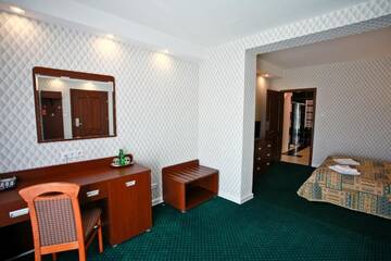 Фото номера Улучшенный номер-студио Отель Hotel Chabrowy Dworek г. Тересин 10