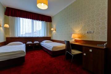 Фото номера Двухместный номер с 2 отдельными кроватями Отель Hotel Chabrowy Dworek г. Тересин 4
